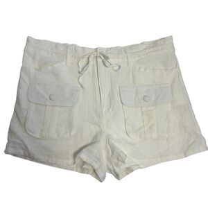 Le lis white cream front pocket tie shorts